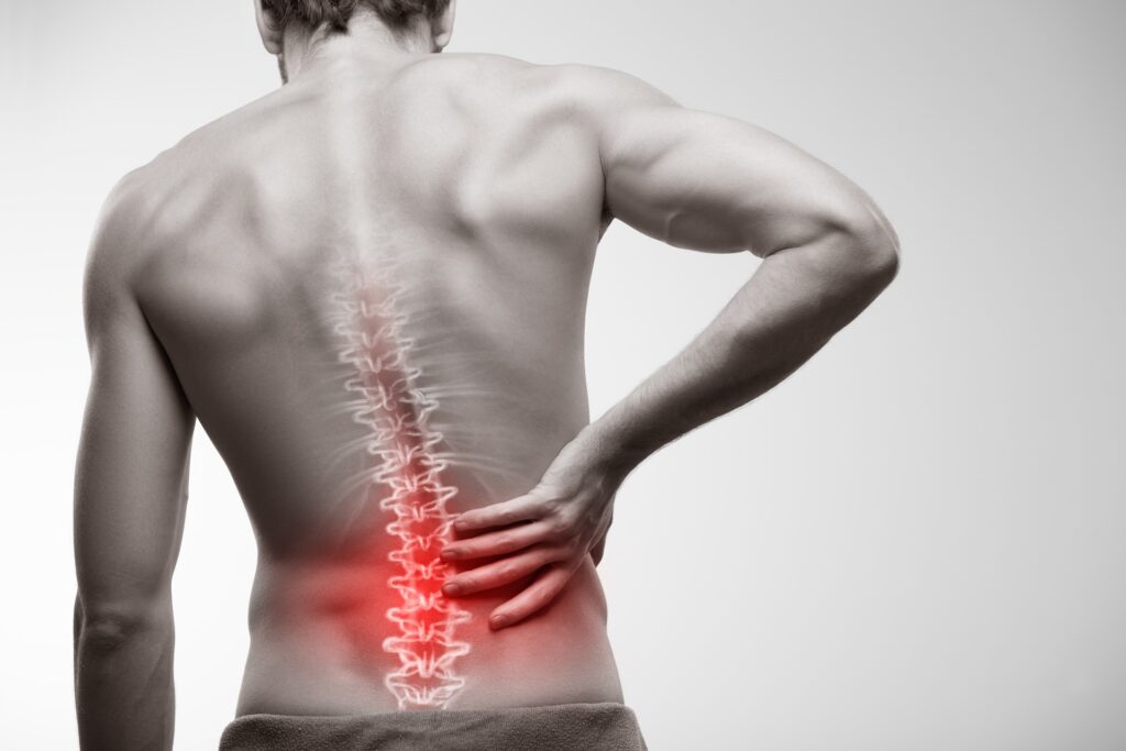 Mann mit Rückenschmerzen | Chiropraxis Berlin